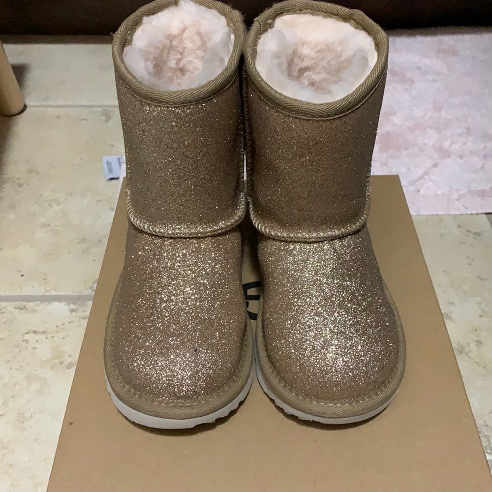 Toddler sparkly gold Ugg boots size 10 worn once!!!